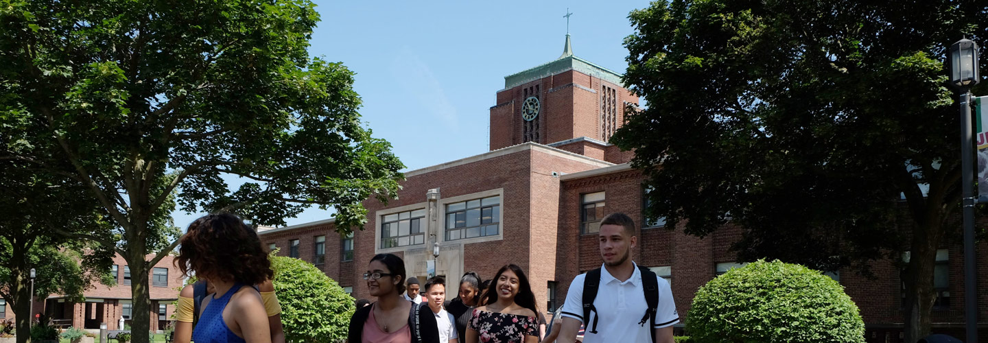 Students outside Grewen Hall